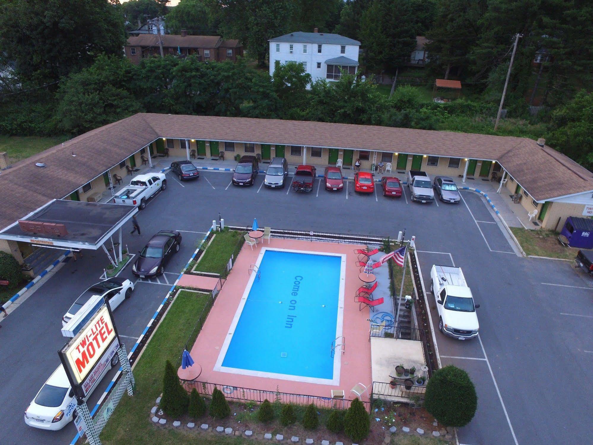 Twi-Lite Inn フロント・ロイヤル エクステリア 写真