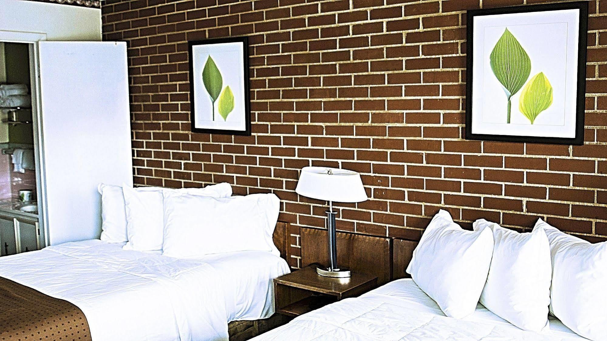 Twi-Lite Inn フロント・ロイヤル エクステリア 写真